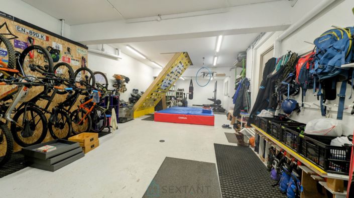 Image No.14-4 Bed Chalet for sale