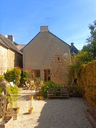 Image No.1-4 Bed Property for sale