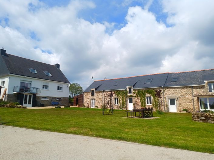 Image No.2-8 Bed Property for sale