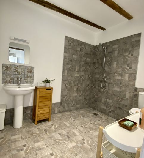 Image No.25-8 Bed Property for sale