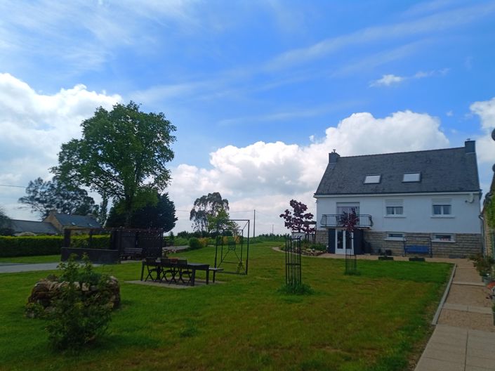 Image No.4-8 Bed Property for sale