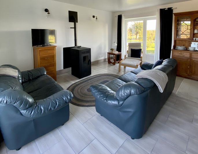 Image No.9-8 Bed Property for sale