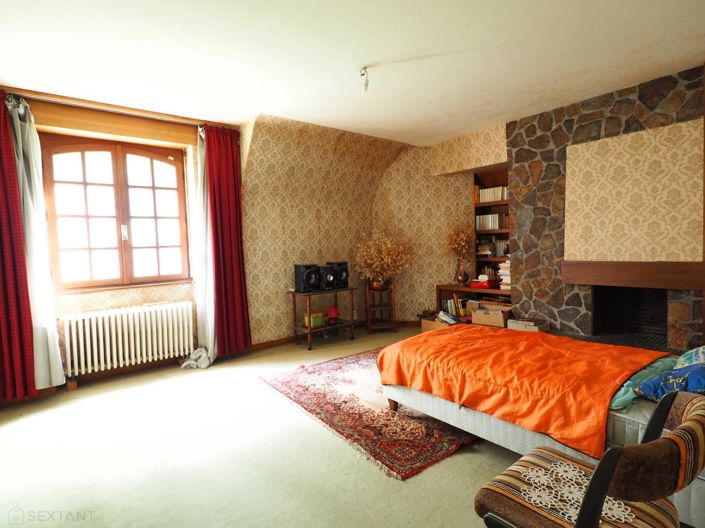 Image No.10-6 Bed Property for sale