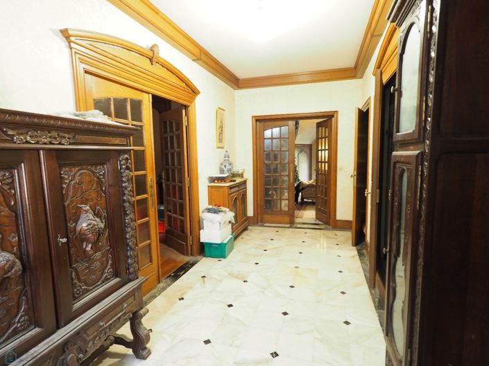 Image No.8-6 Bed Property for sale