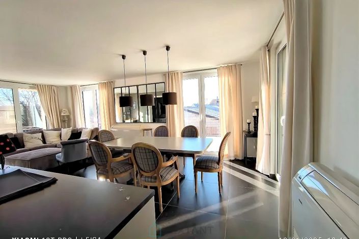 Image No.6-4 Bed Property for sale