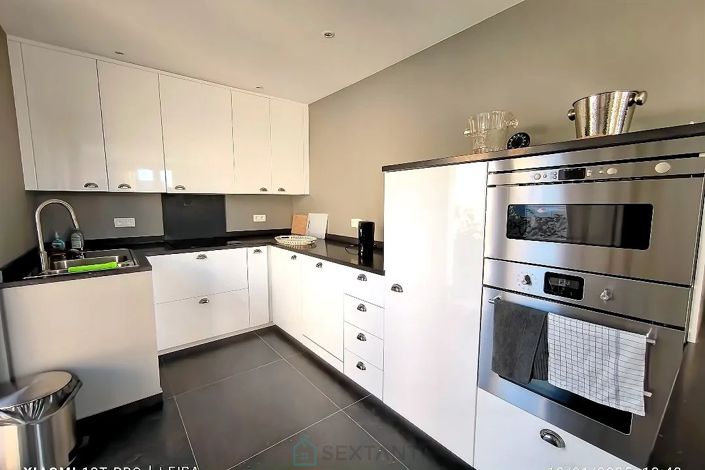 Image No.4-4 Bed Property for sale