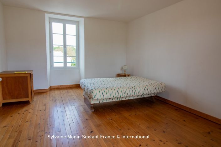 Image No.17-2 Bed Property for sale