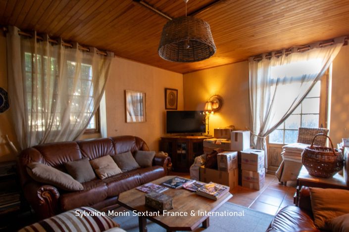 Image No.9-3 Bed Property for sale