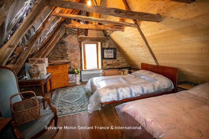 Image No.14-3 Bed Property for sale