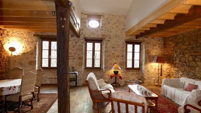 Image No.10-3 Bed Property for sale