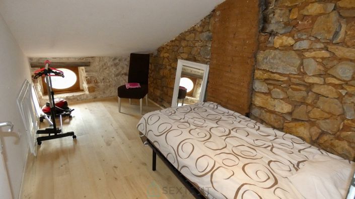 Image No.20-3 Bed Property for sale