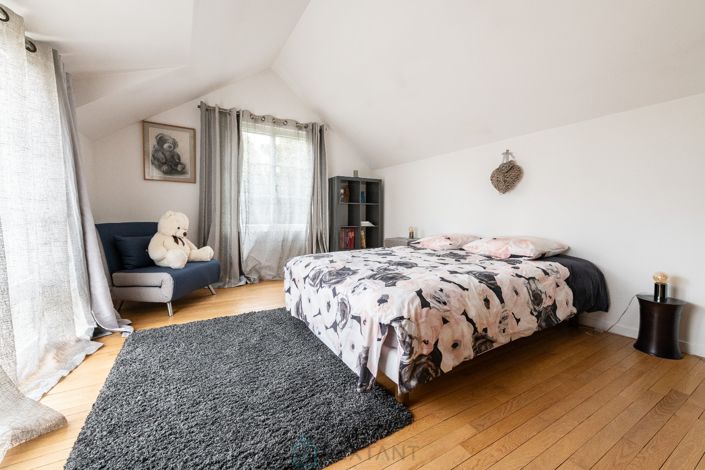 Image No.9-3 Bed Property for sale