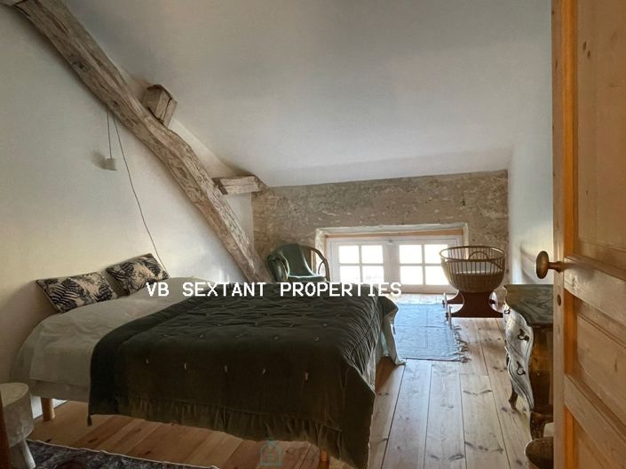 Image No.15-7 Bed Property for sale