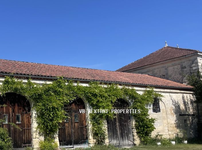 Image No.17-7 Bed Property for sale