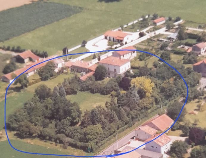 Image No.31-5 Bed Property for sale