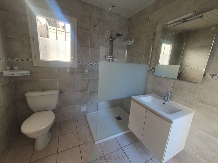 Image No.8-2 Bed House for sale