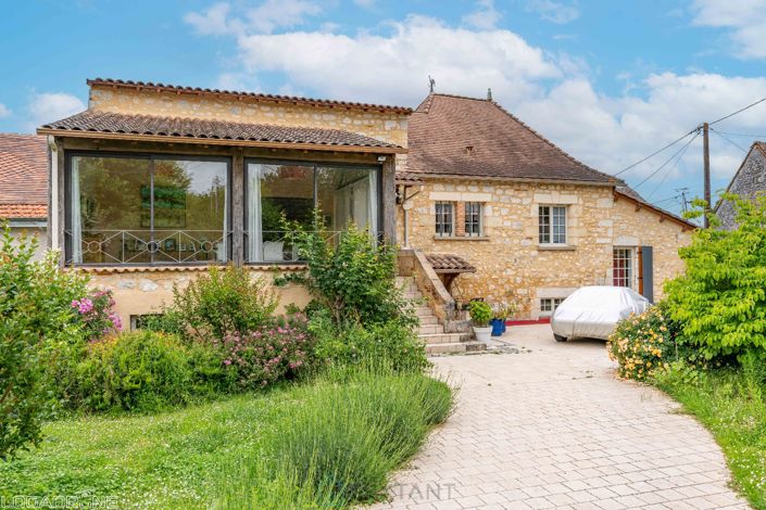 Image No.1-5 Bed Property for sale