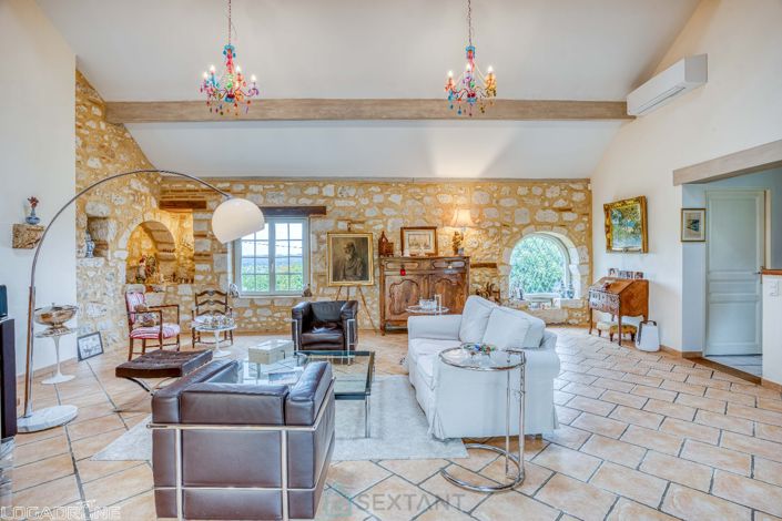 Image No.11-5 Bed Property for sale