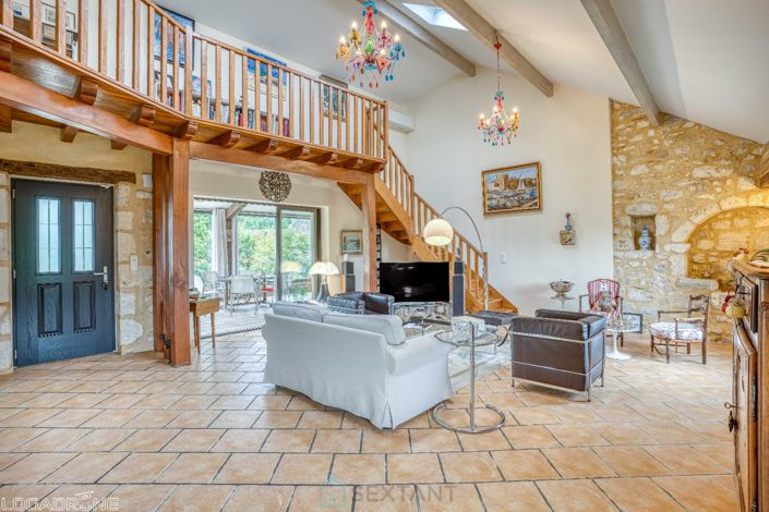 Image No.14-5 Bed Property for sale