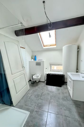 Image No.9-6 Bed House for sale