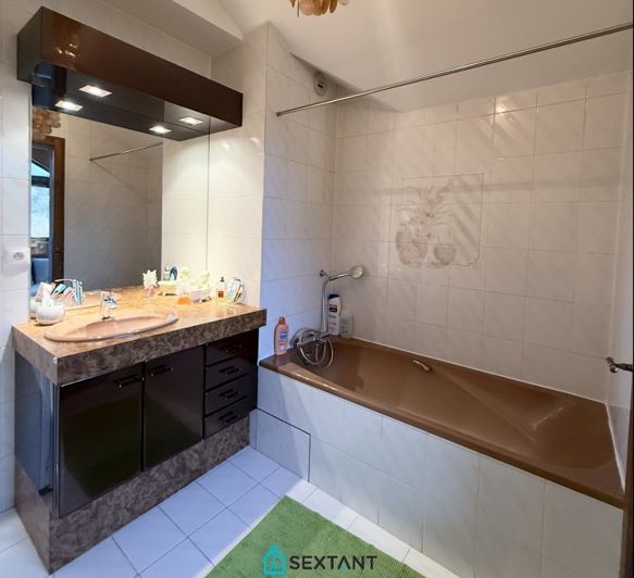 Image No.15-Propriété de 4 chambres à vendre à Divonne-les-Bains