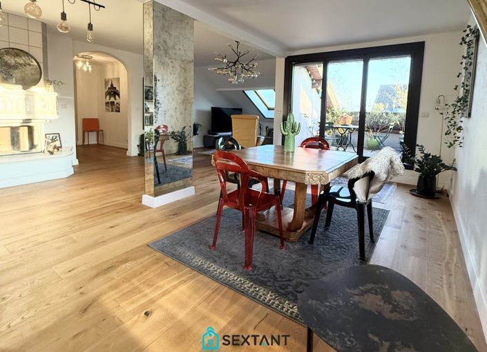 Image No.1-4 Bed Property for sale