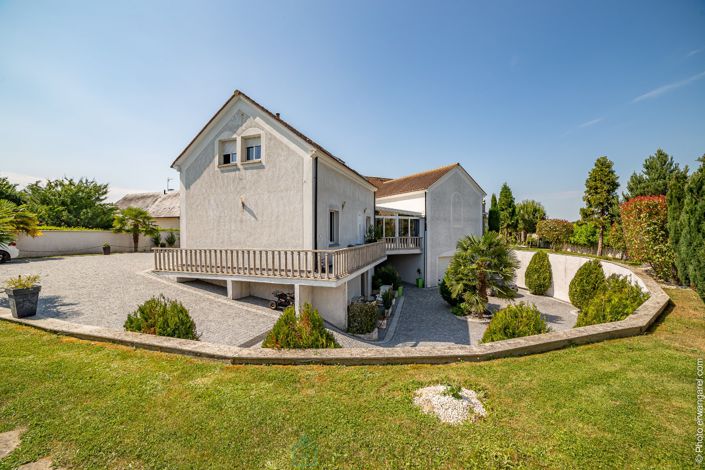 Image No.17-10 Bed Villa for sale