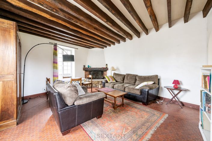 Image No.12-6 Bed Property for sale