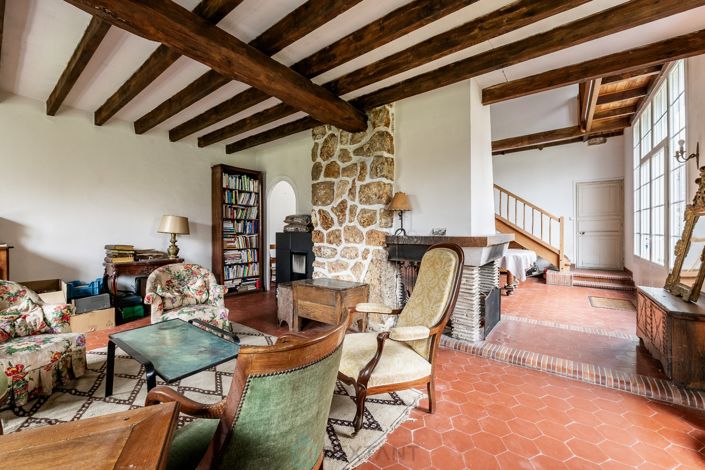 Image No.7-6 Bed Property for sale