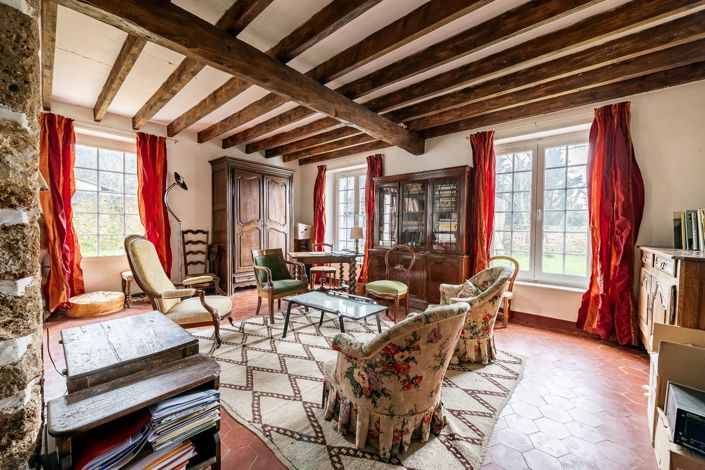 Image No.9-6 Bed Property for sale