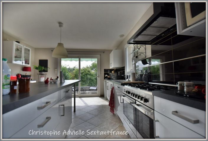 Image No.8-Propriété de 3 chambres à vendre à Saint-Sauveur