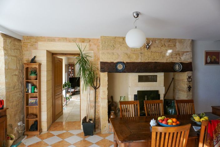 Image No.8-5 Bed Property for sale