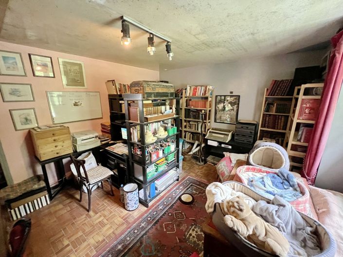 Image No.23-4 Bed Property for sale