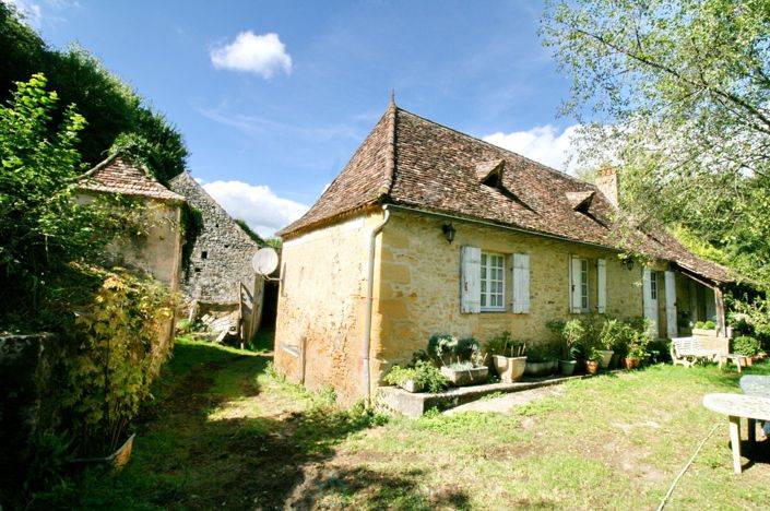 Image No.4-4 Bed Property for sale