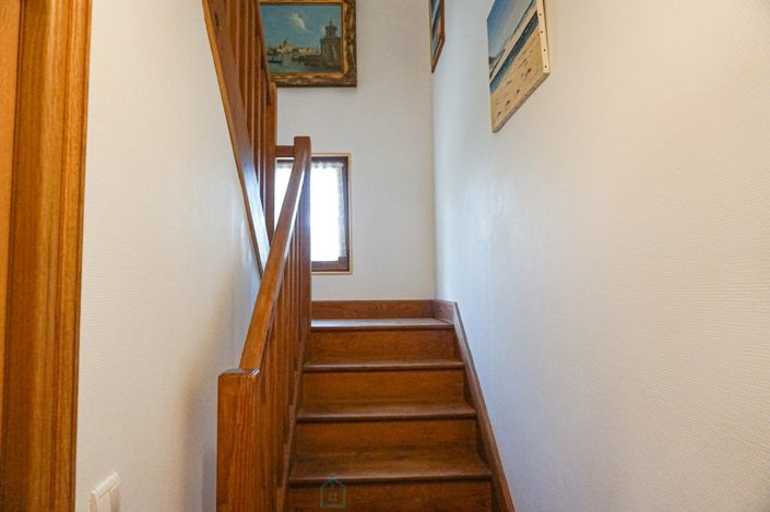 Image No.13-3 Bed Property for sale