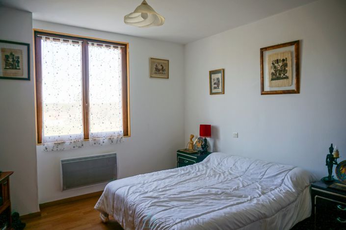 Image No.16-3 Bed Property for sale