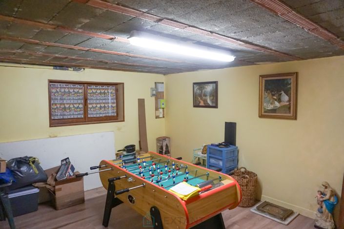 Image No.18-3 Bed Property for sale