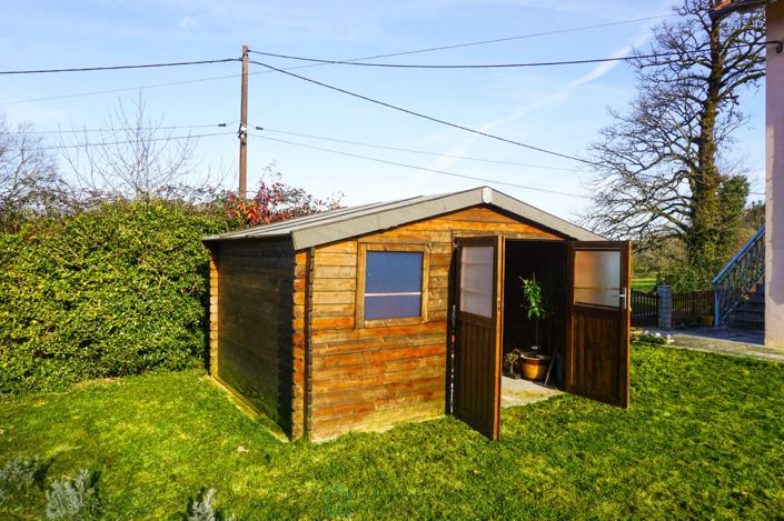 Image No.3-3 Bed Property for sale