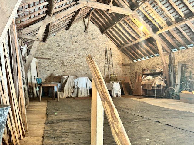 Image No.10-2 Bed Property for sale