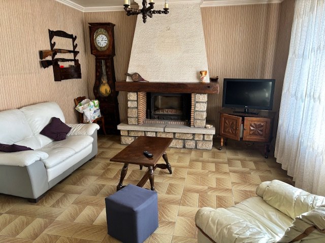 Image No.2-2 Bed Property for sale