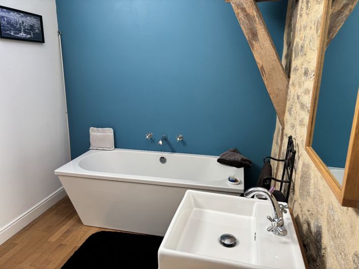 Image No.15-4 Bed Property for sale