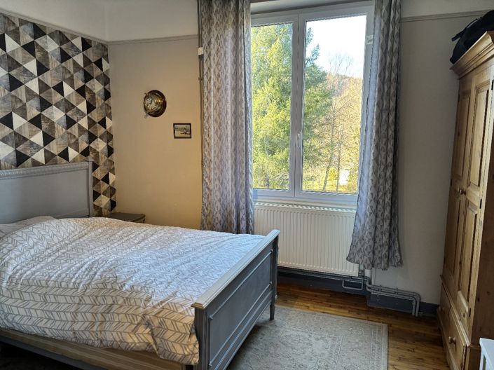 Image No.7-4 Bed Property for sale