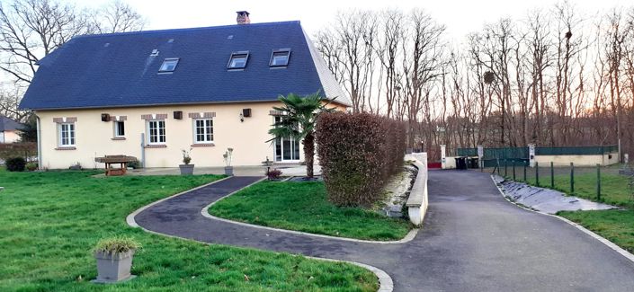 Image No.1-4 Bed Property for sale