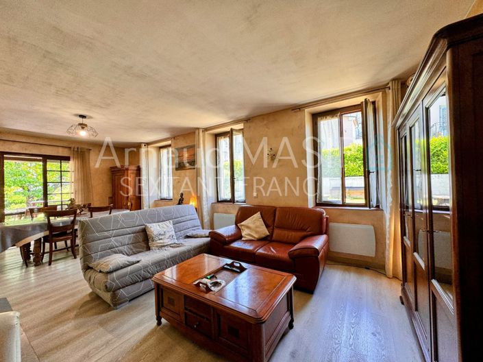 Image No.6-3 Bed House for sale