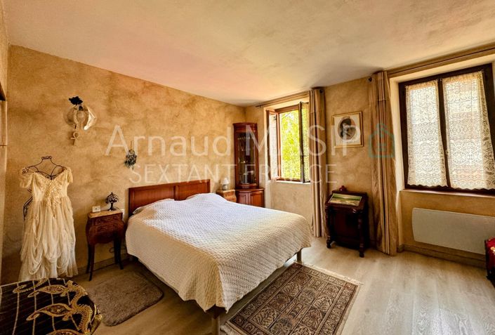 Image No.8-3 Bed House for sale