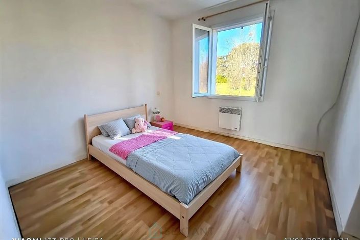 Image No.5-4 Bed Property for sale