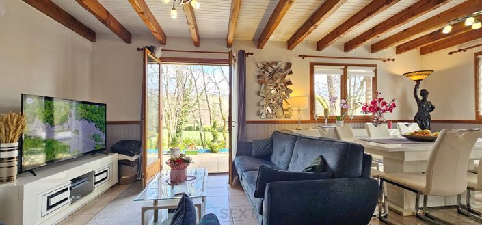 Image No.10-4 Bed Chalet for sale