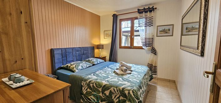 Image No.20-4 Bed Chalet for sale