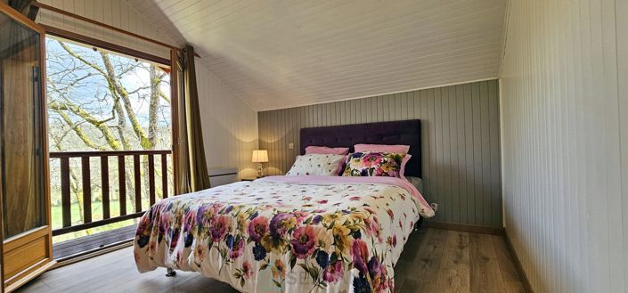 Image No.21-4 Bed Chalet for sale