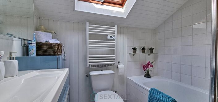 Image No.26-4 Bed Chalet for sale